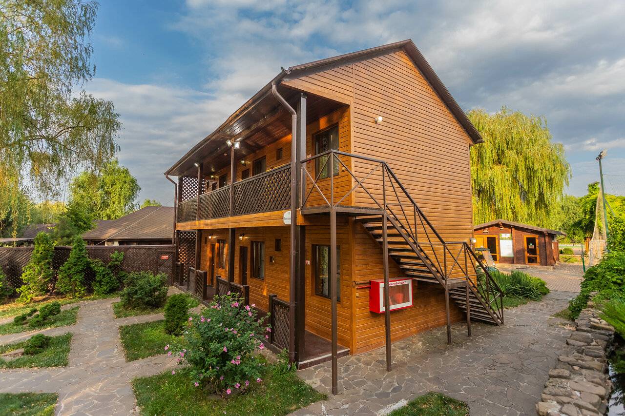 Двухместный номер Стандарт в гостинице на берегу реки с мангальной зоной