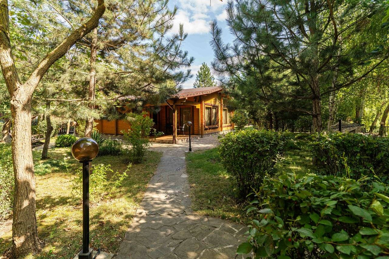 VIP  коттедж с двумя спальнями, гостиной и мангальной зоной